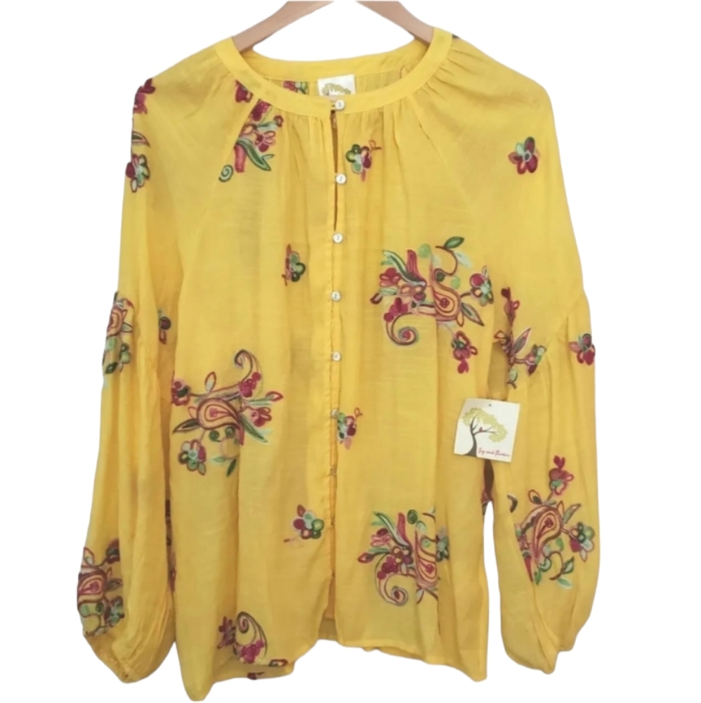 0411  NWT Fig and Flower Anthropologie Embroidered top